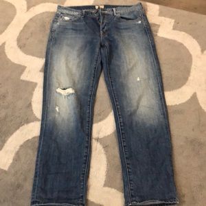 Distressed Boyfriend Jeans✨✨